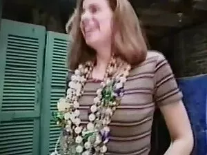 Sarah Auto usa un ju ...