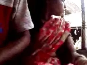 Chica tocándose en m ...