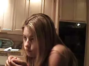 La adolescente Bella ...